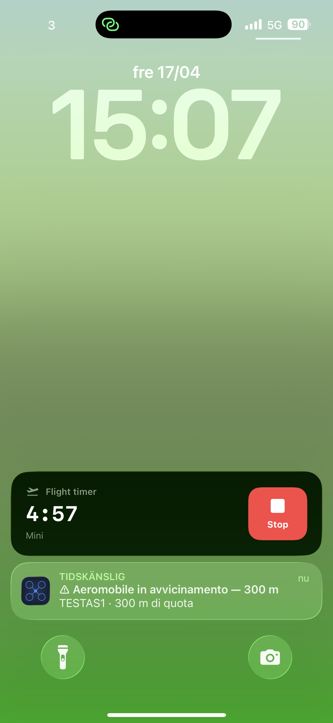 Lock screen flight alert notification